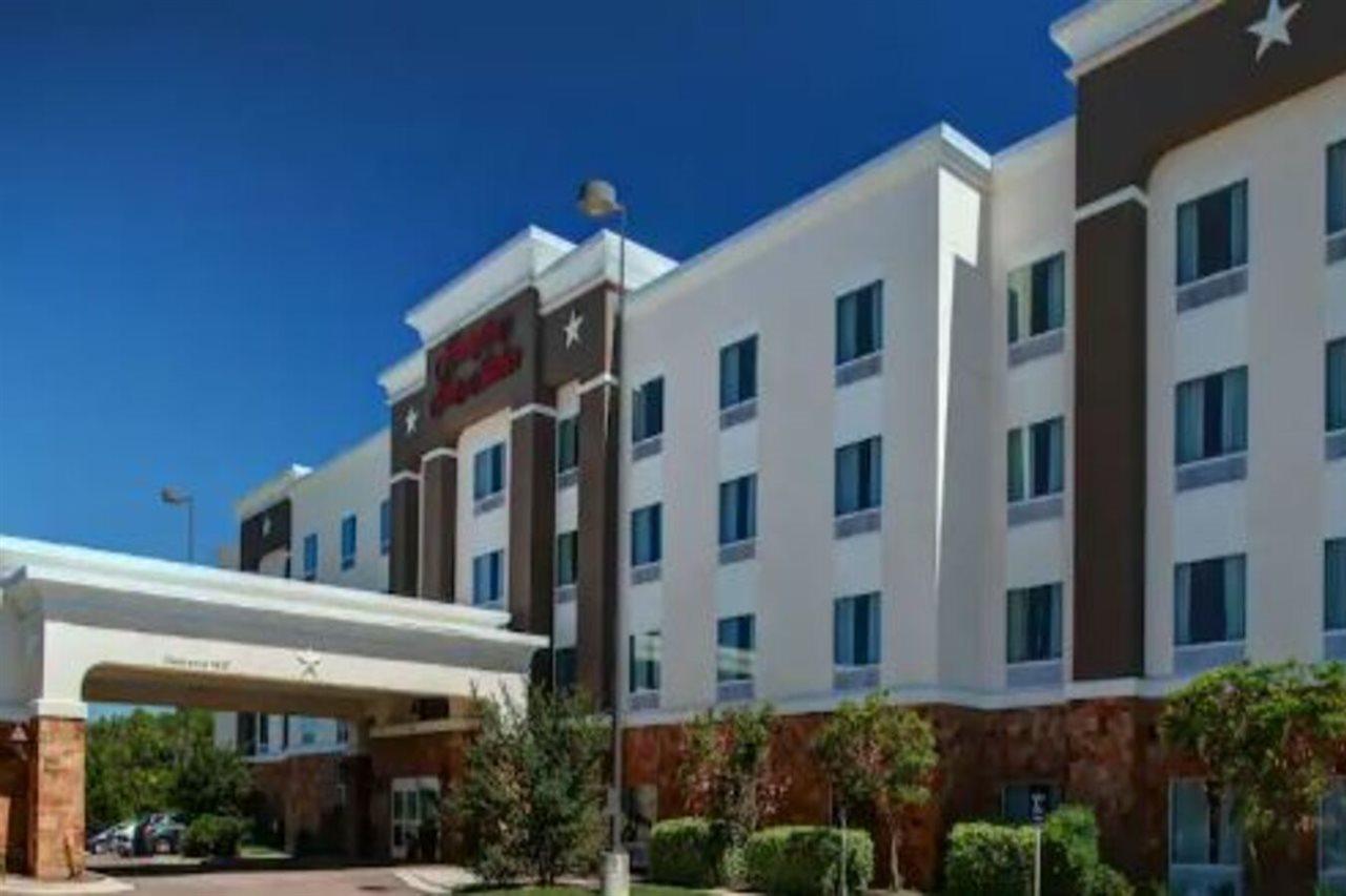 Hampton & Hotel 3*